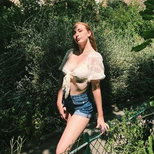 Meet your Posher, Bel